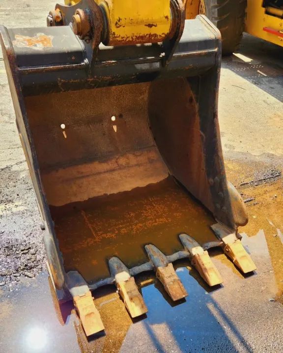 ESCAVADEIRA KOMATSU PC200-8 ANO 2014 - Foto 3