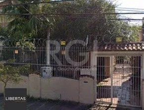 terreno localizado no bairro Menino Deus, podendo ser construído prédio comercial, localiz
