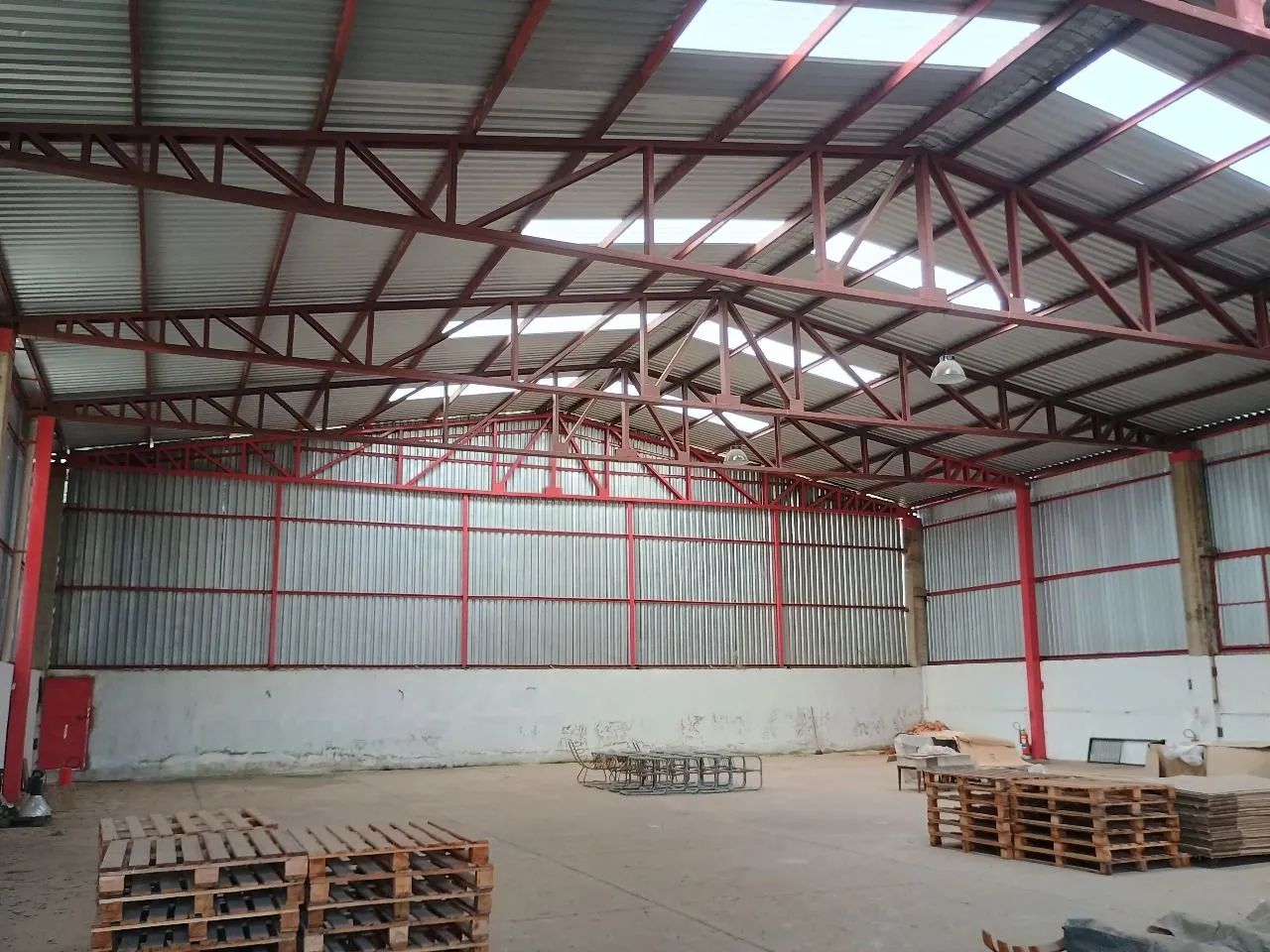 Três Rios - Galpão com 900m². Oportunidade!