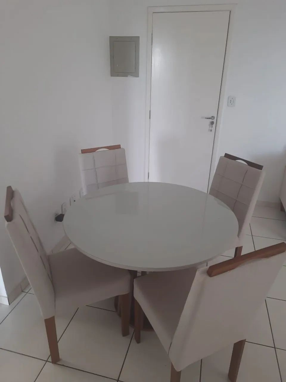 Mesa de jantar 4 lugares