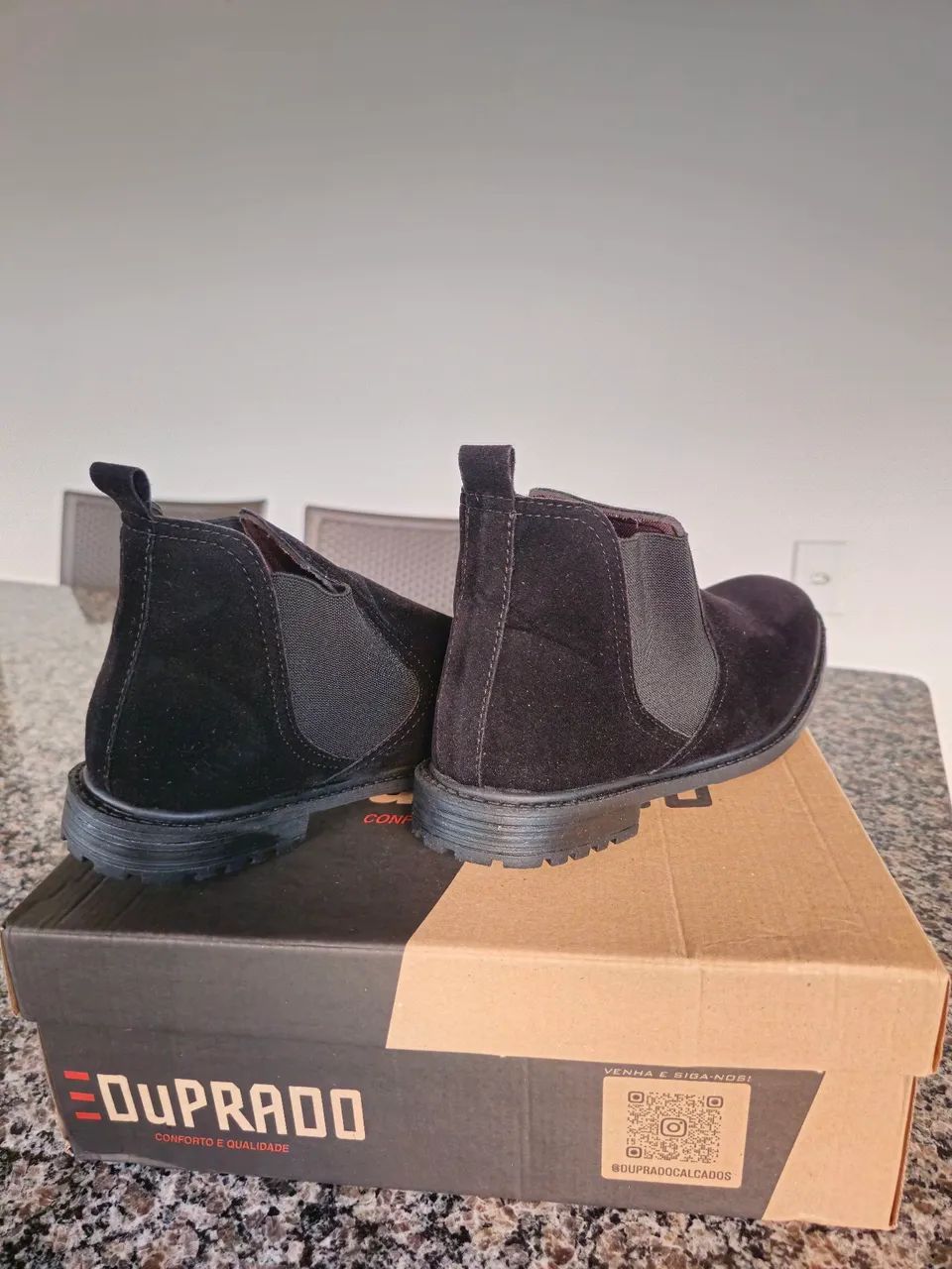 Botas Chelsea em Camurça Preta - N° 40 - Foto 2