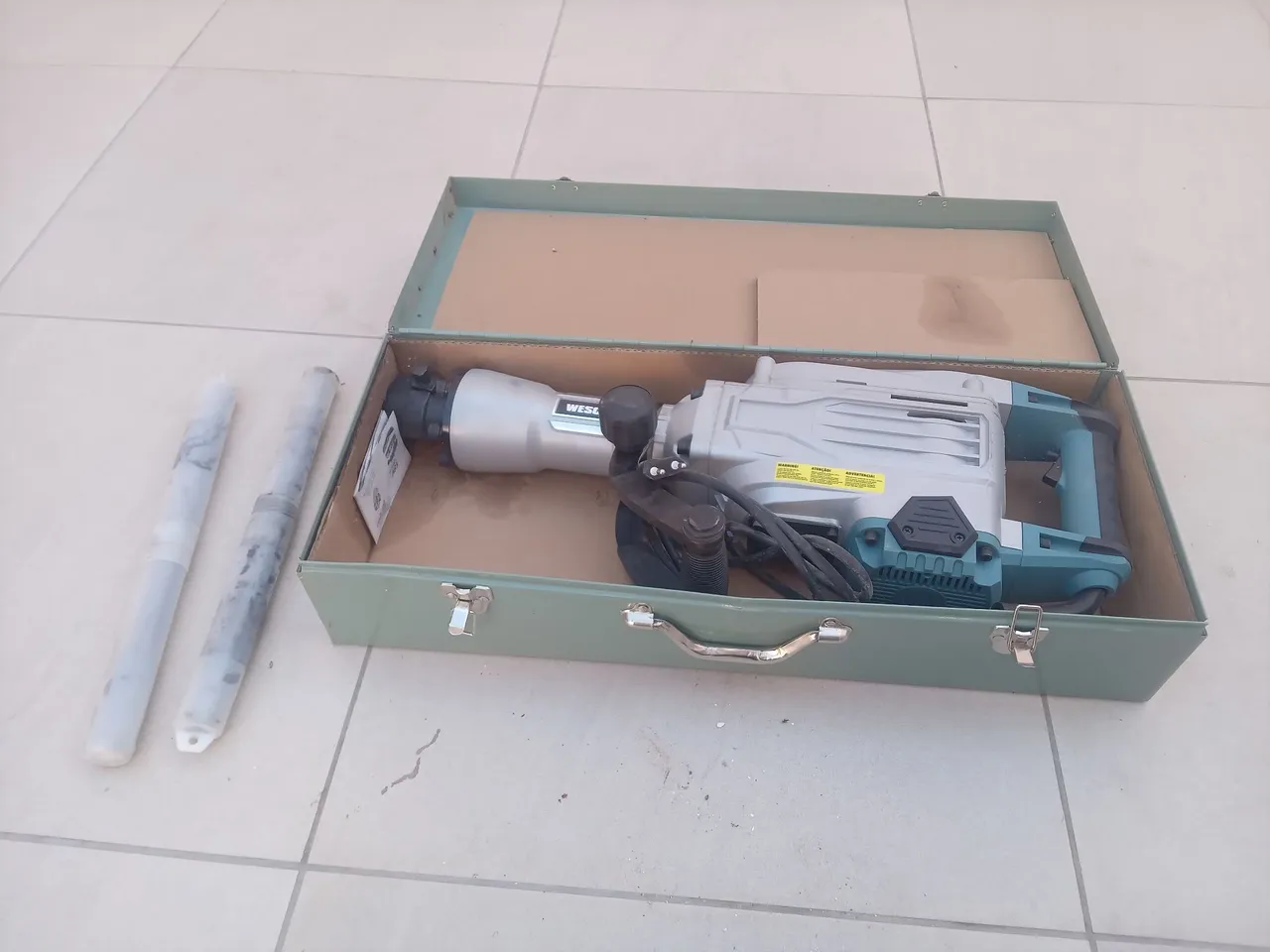 Martelo Demolidor Wesco com Maleta e Acessórios