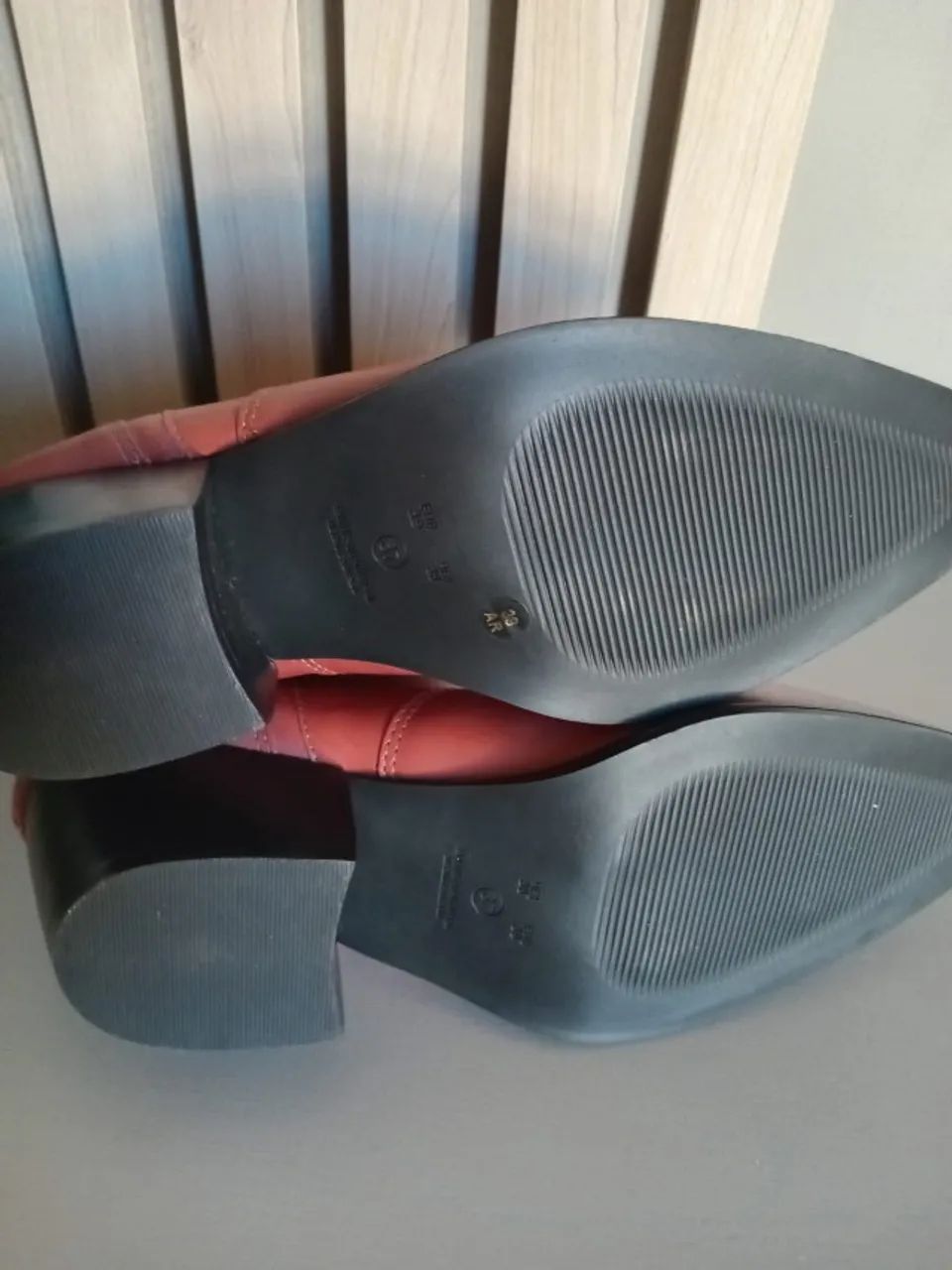 Bota de Couro Renner - tam 36/37/38 - Foto 3