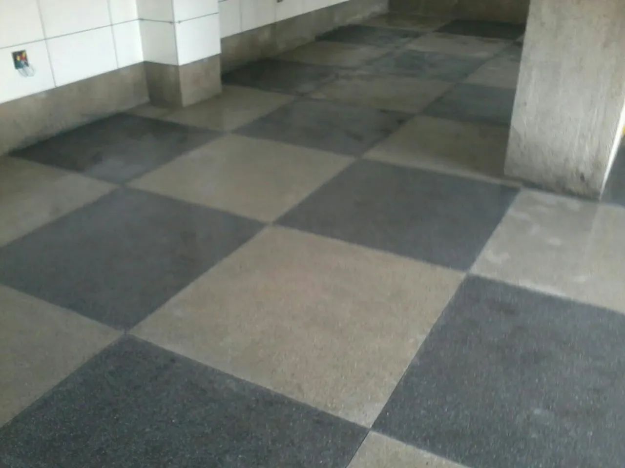 Piso em glanilite-so na região do barreiro  - Foto 4