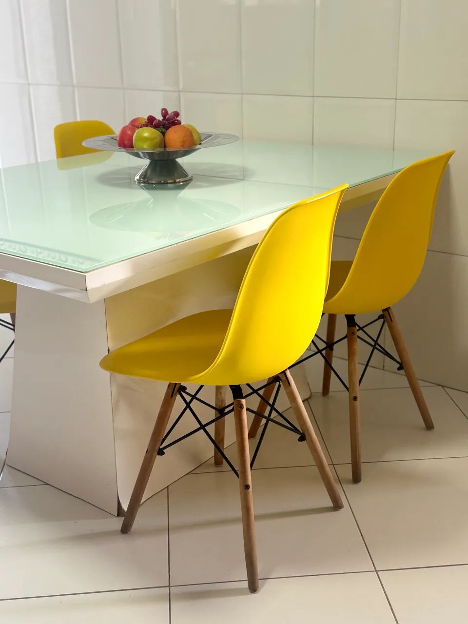 Mesa com 4 cadeiras 64840794656898121