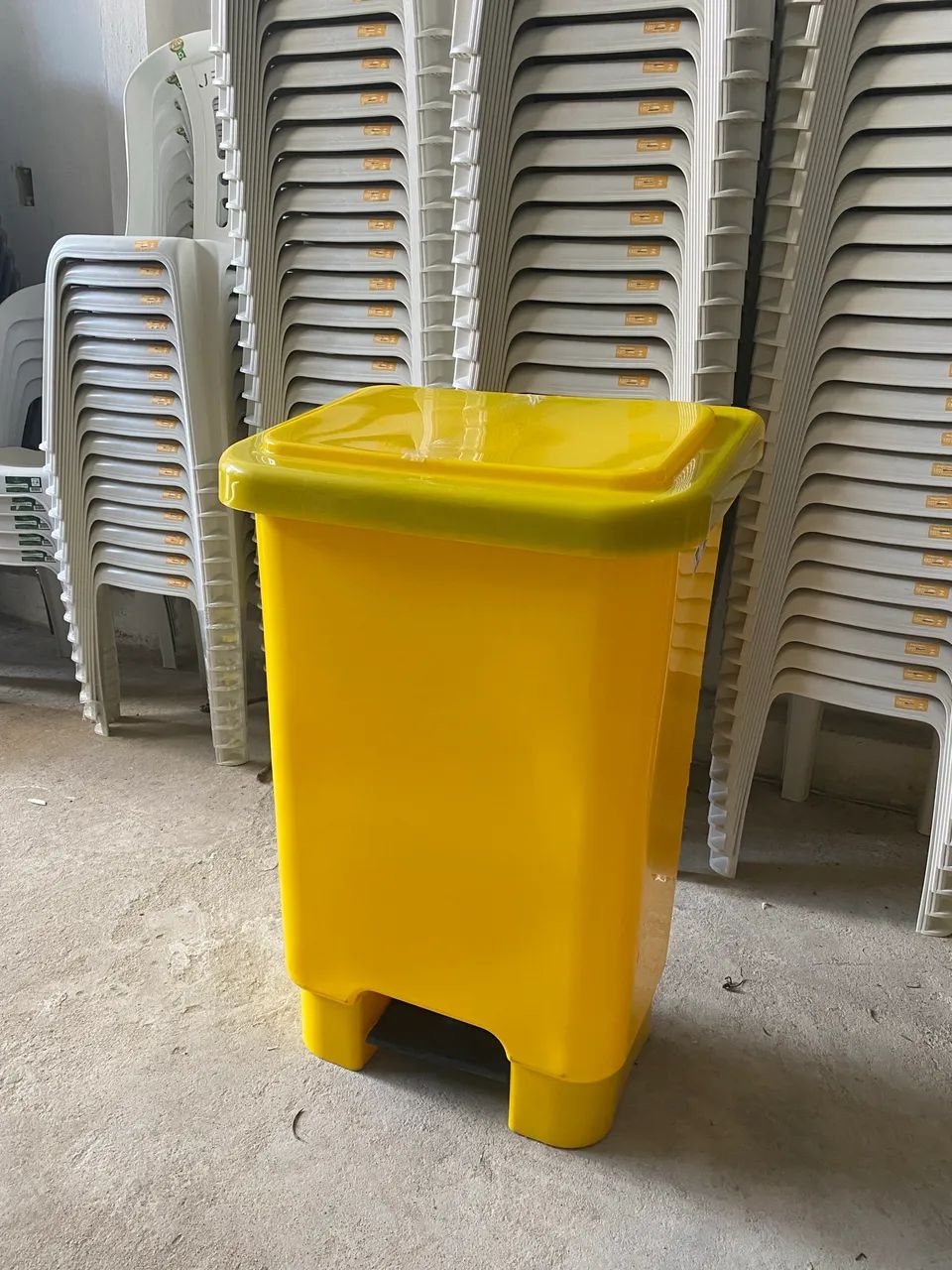 Promoção!! Lixeira 100L Reforçada  ForPlast  - Foto 3