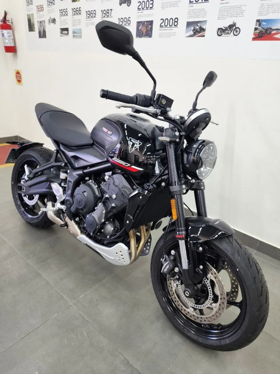 NEW TRIUMPH TRIDENT 660 - Foto 3