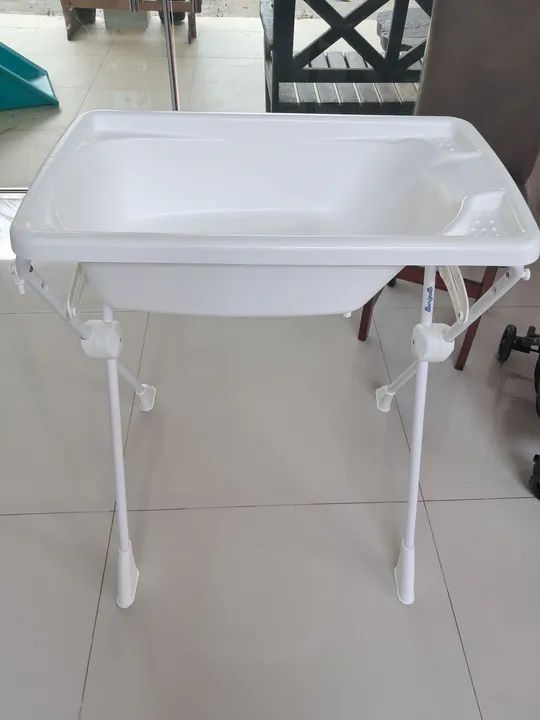 Vendo: carrinho de bebê, banheira, cadeira para se fazer refeição e aconchego para bebê.  - Foto 3