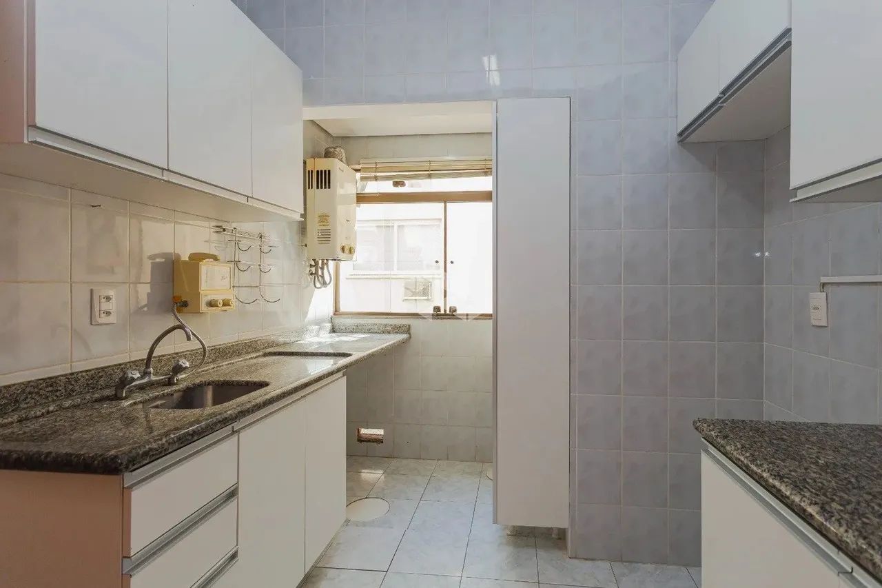Apartamento de 2 dormitórios e 64m2 no bairro Rio Branco em Porto Alegre - Foto 11
