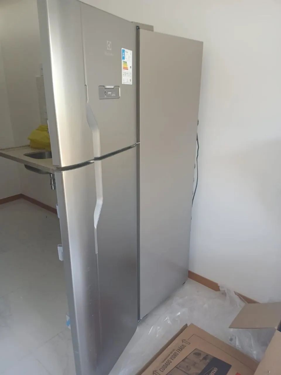 Geladeira Electrolux NOVA sem uso - Foto 2