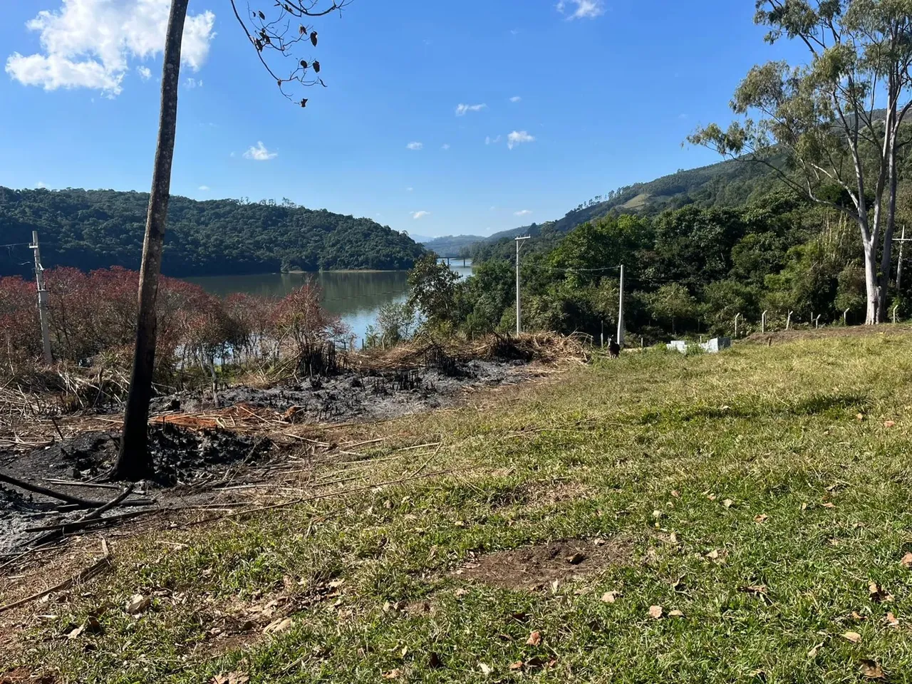 Terrenos com vista para represa