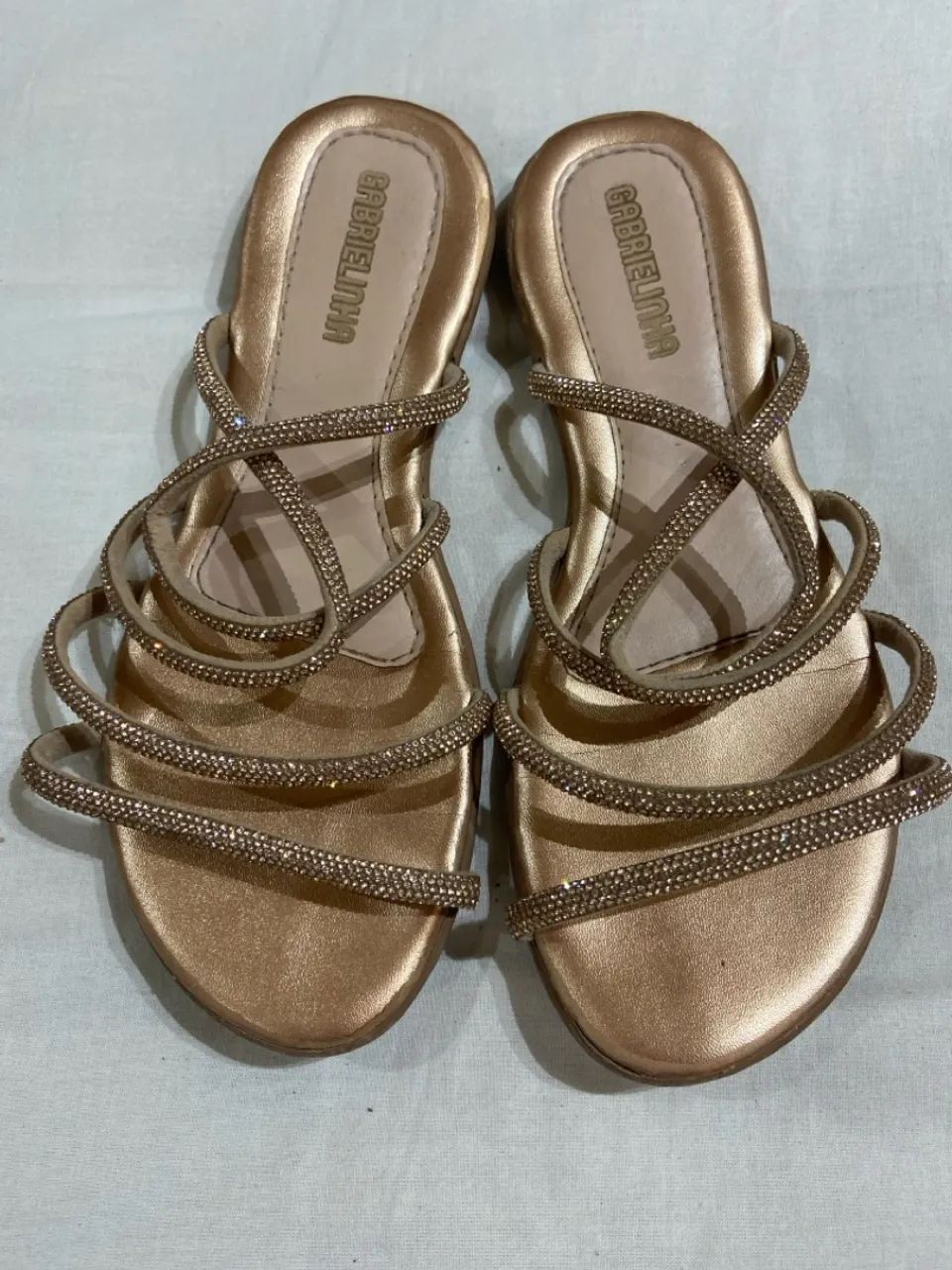 Sandália rasteirinha dourada - Foto 2