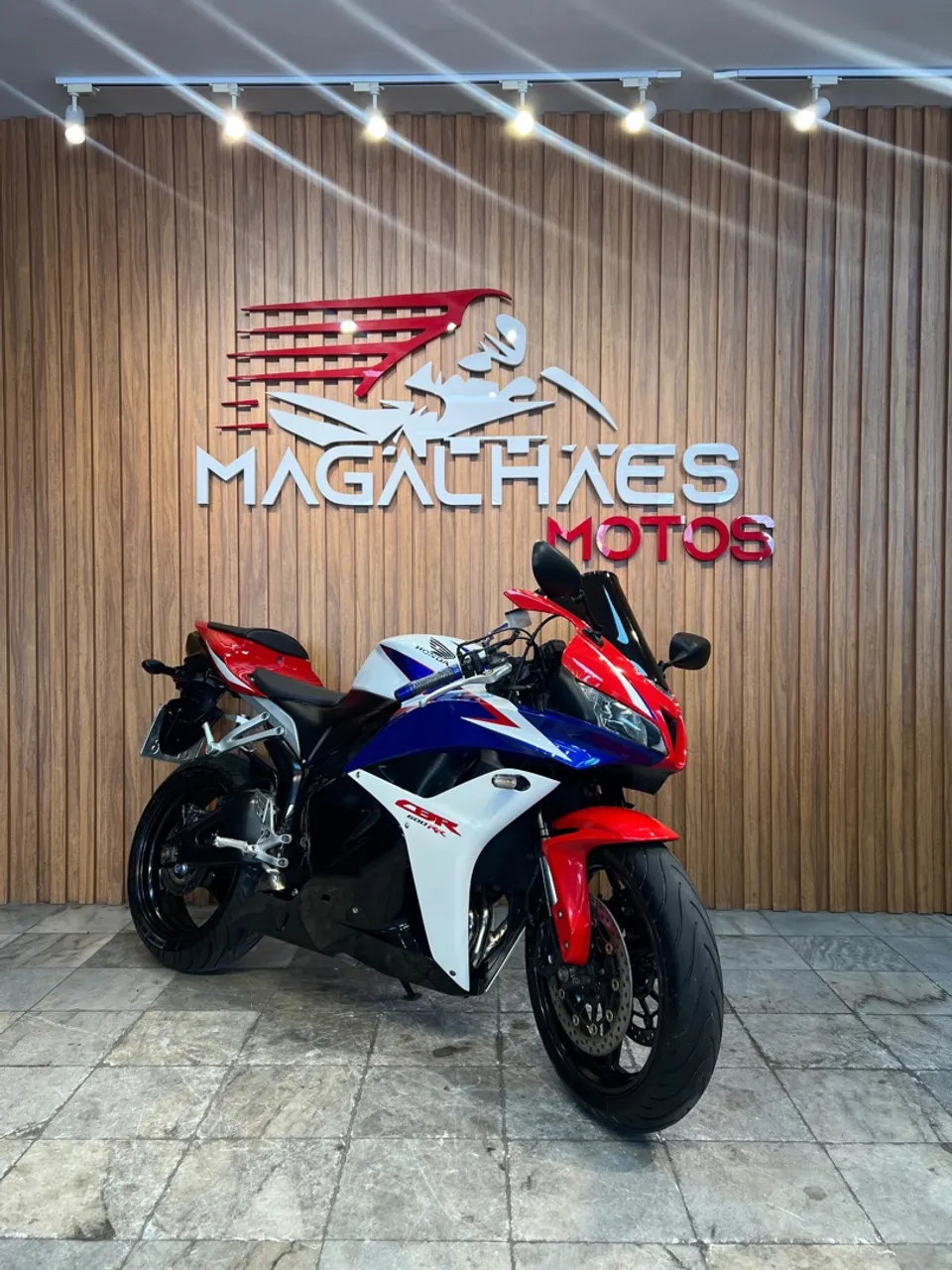 CBR 600 RR 2010 - Financiamento bancário e cartão em até 36x