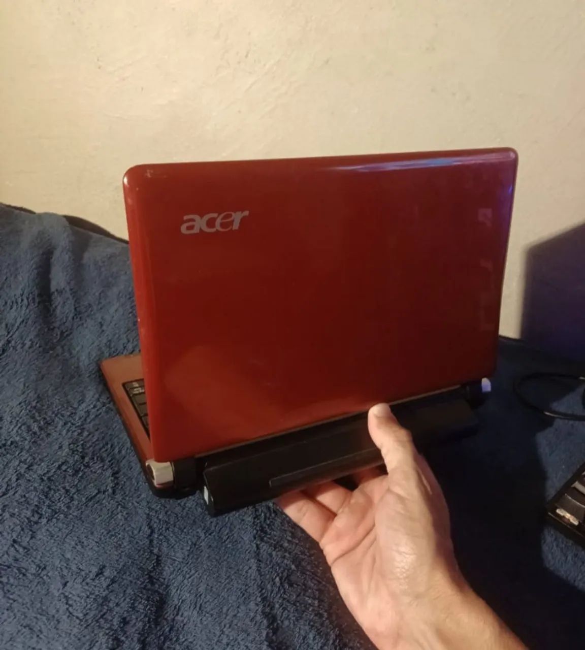 Netbook Acer vermelho