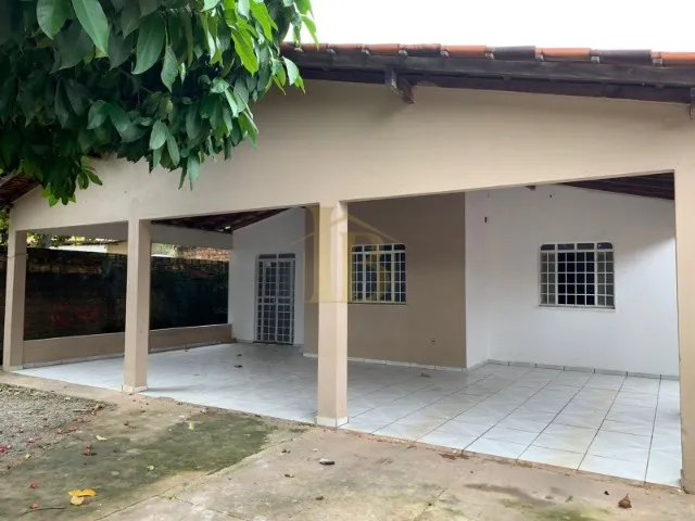 Vende um Casa na Avenida do Bairro Buritis