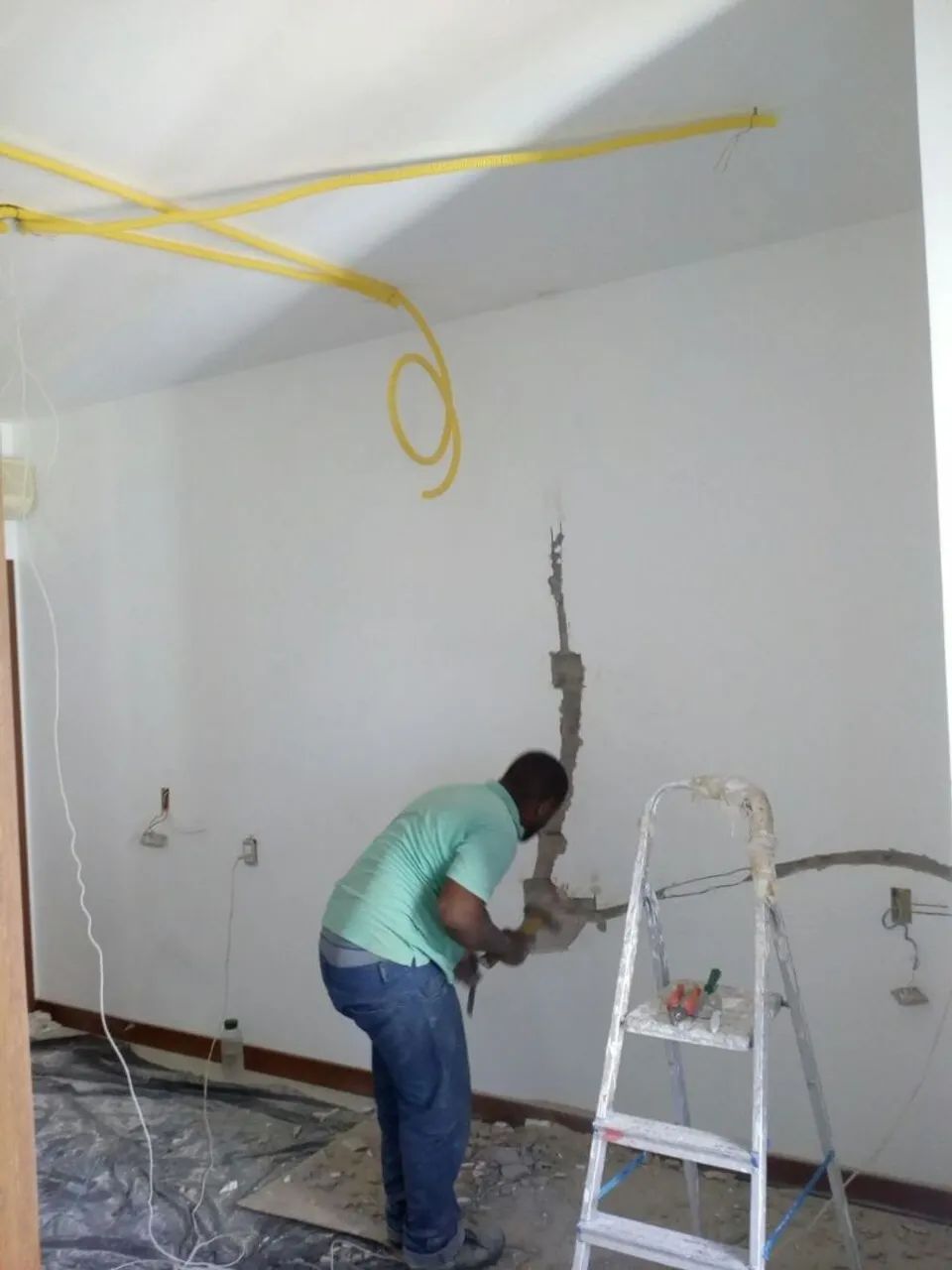 Silva Reformas Gesso e Pinturas em geral - Gesso, pintura, elétrica e pequenos reparos - Foto 2
