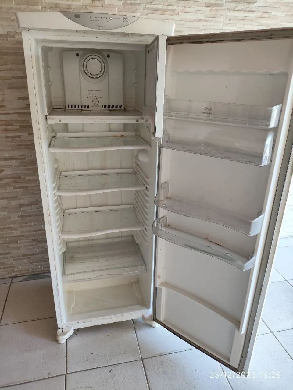 Geladeira Brastemp clean Frost Free 380 litros  - Foto 2