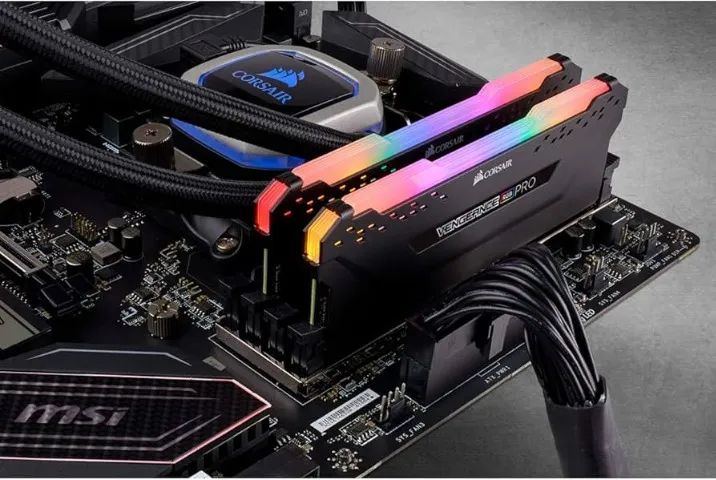 Memoria Corsair Vengeance PRO RGB 2 modulos de 8gb (16gb no total)  - Foto 2