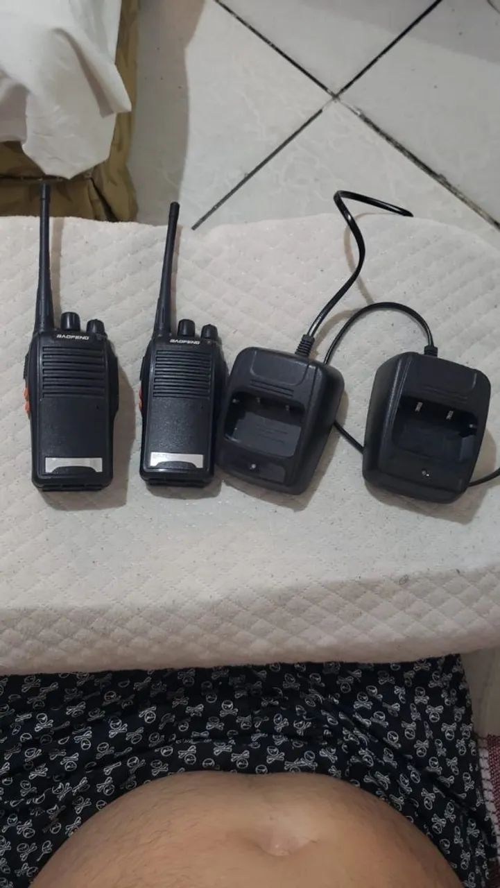 Kit com dois radios Baofeng