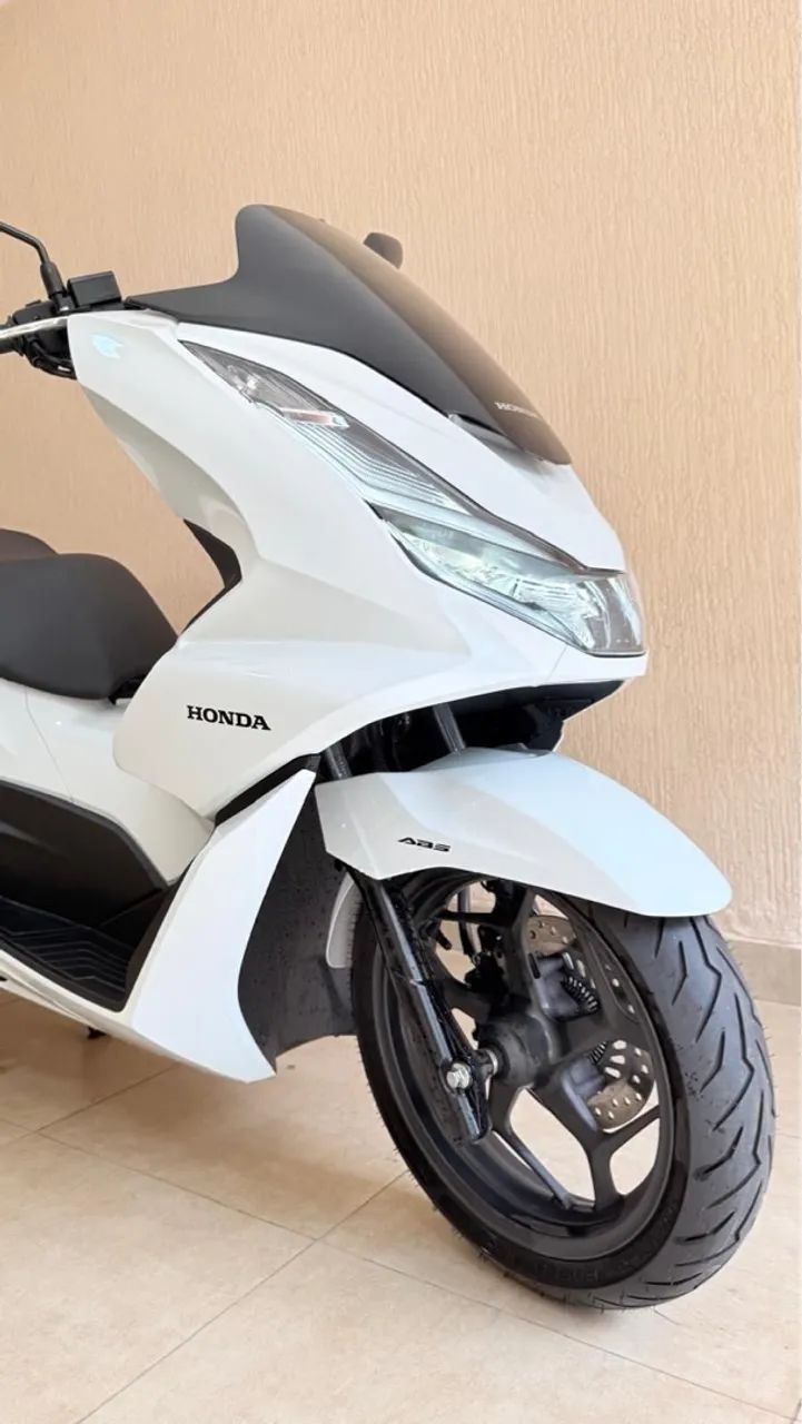 Honda PCX 160 ABS semi nova - 240 km rodados, IPVA pago, bauleto e acessórios - Foto 2