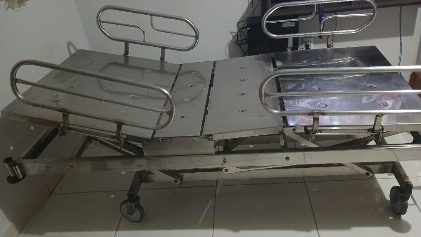 Vende-se cama hospitalar 