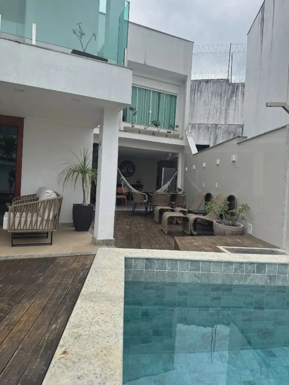 Linda Casa 4 Suítes com Piscina Privativa no Centro de Lauro de Freitas - Foto 3