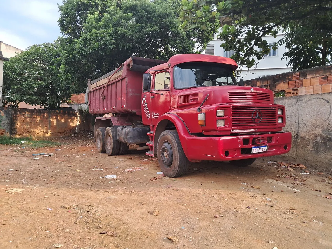 Mercedes benz caçamba