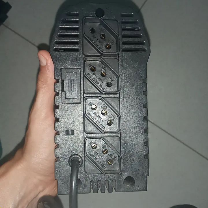 Estabilizador TS Shara PowerEst 500VA 4 Tomadas 9114 - Preto - 110 Volts (2 unds disp.) - Foto 2