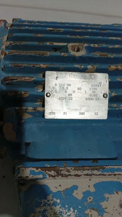 Motor Elétrico Industrial Usado 7.5 cv - Foto 2