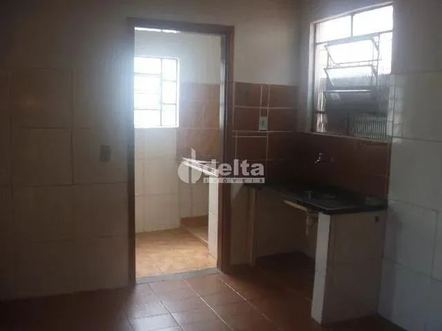 Casa disponível para locação no bairro Marta Helena em Uberlândia-MG - Foto 5