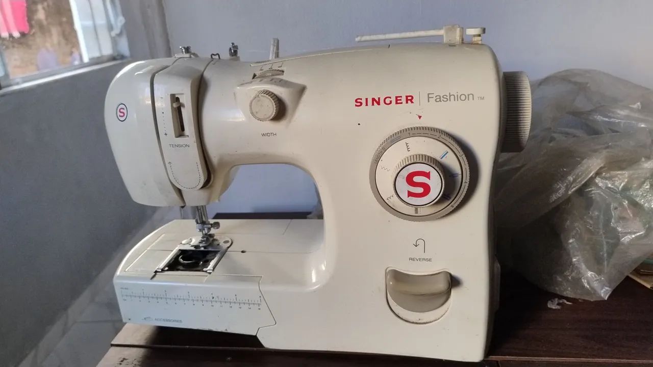Máquina de Costura Singer Fashion