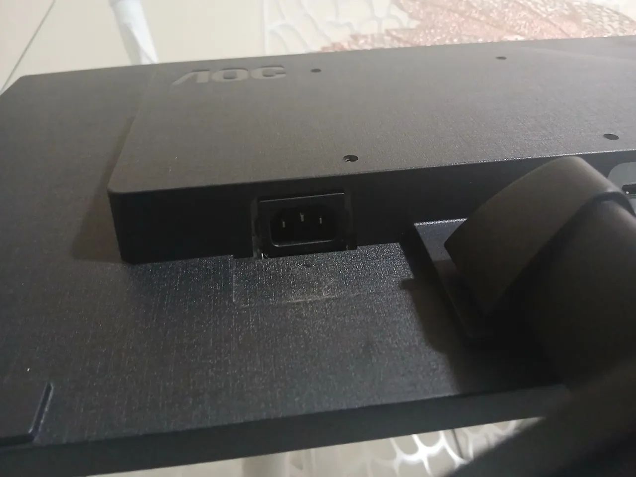 AOC 21.5-inch LED Monitor64739264120577123