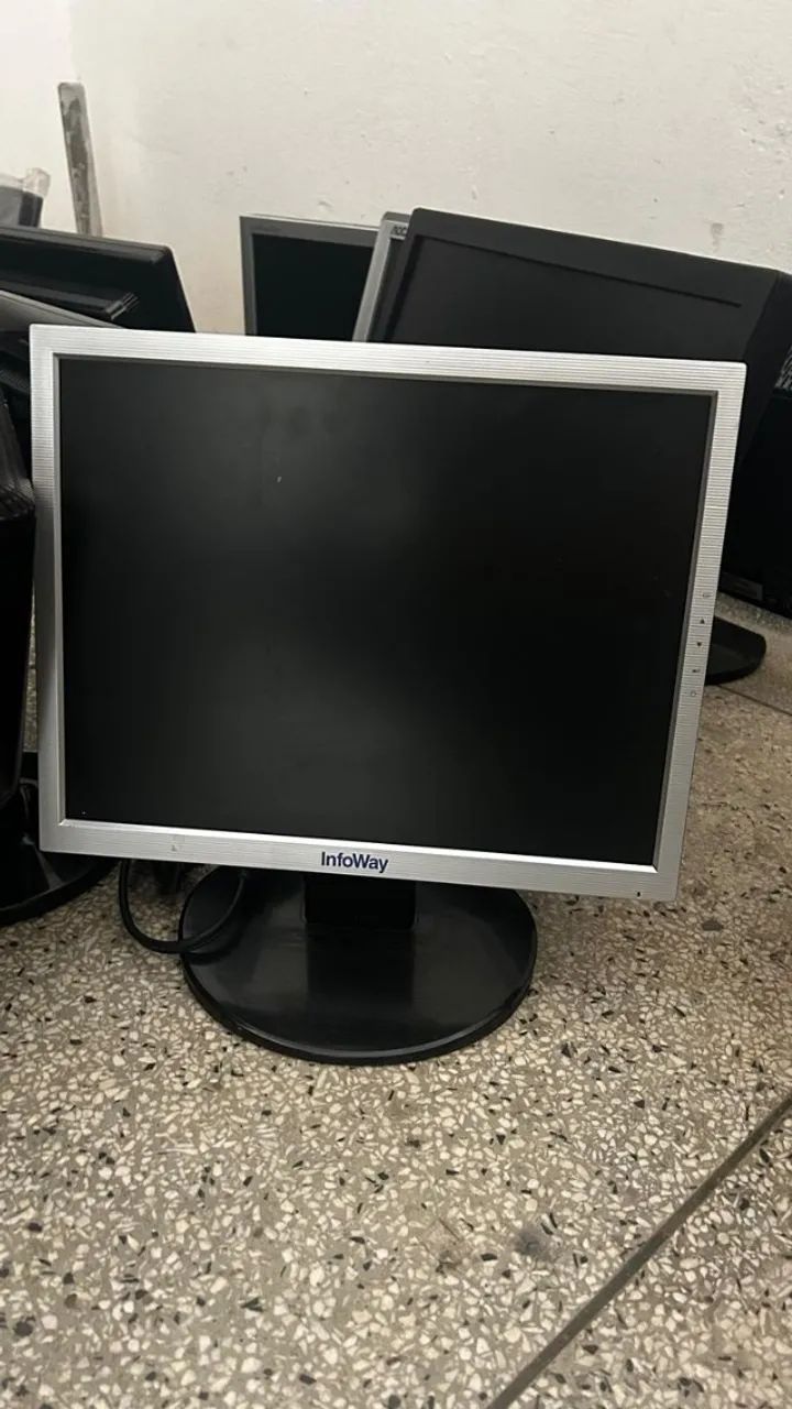 Monitores - 15", 16" e 17" varias Marcas - Foto 2
