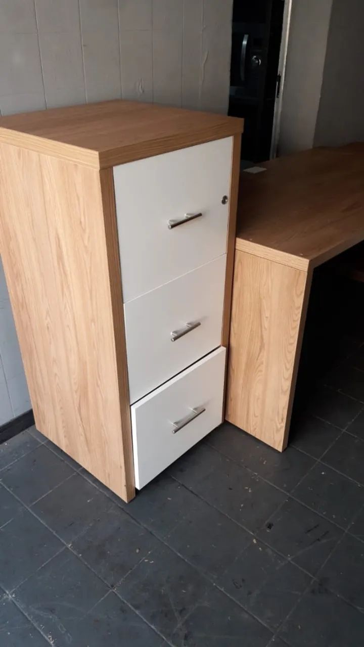 Conjunto de mesa com porta de correr, balcão, gaveta de arquivo e móvel pequeno - Foto 4