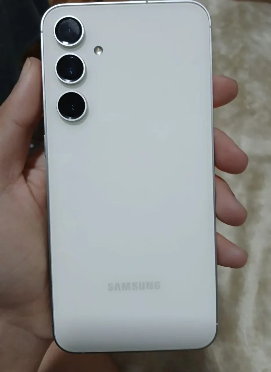 Celular perfeito estado com 1.5 meses de uso