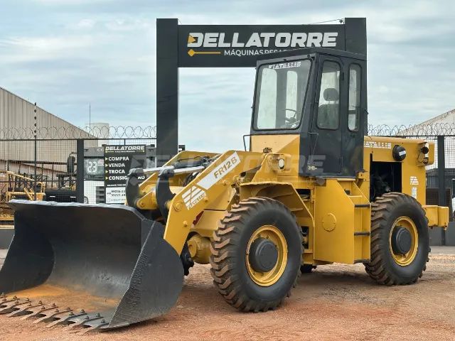 Pá Carregadeira Fiatallis FR12 1996 com Ar Condicionado - Revisada e Pronta para Trabalhar