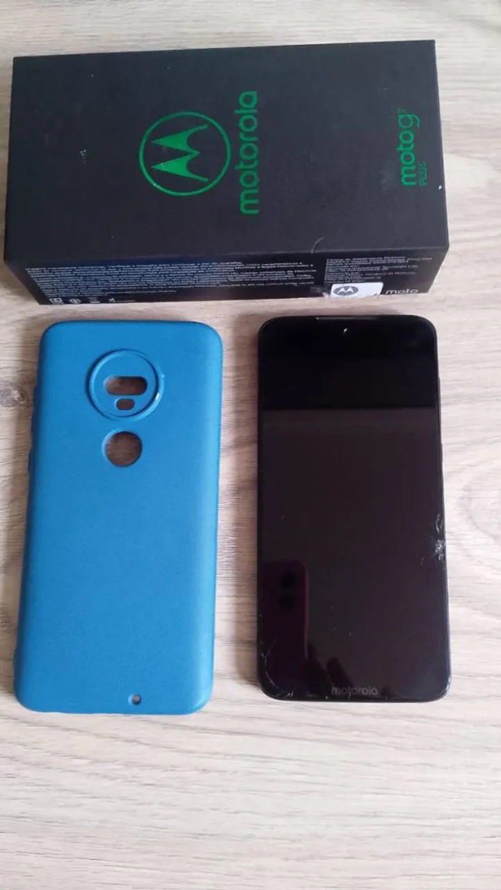 Celular motog7 plus,preto tela trincada
