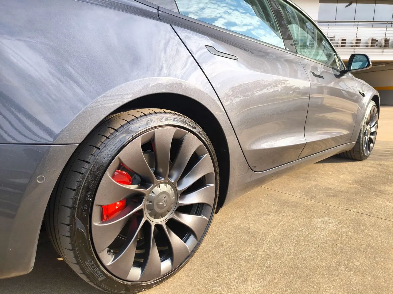 Tesla Model 3 Elétrico AWD Performance, foto 14 de 20