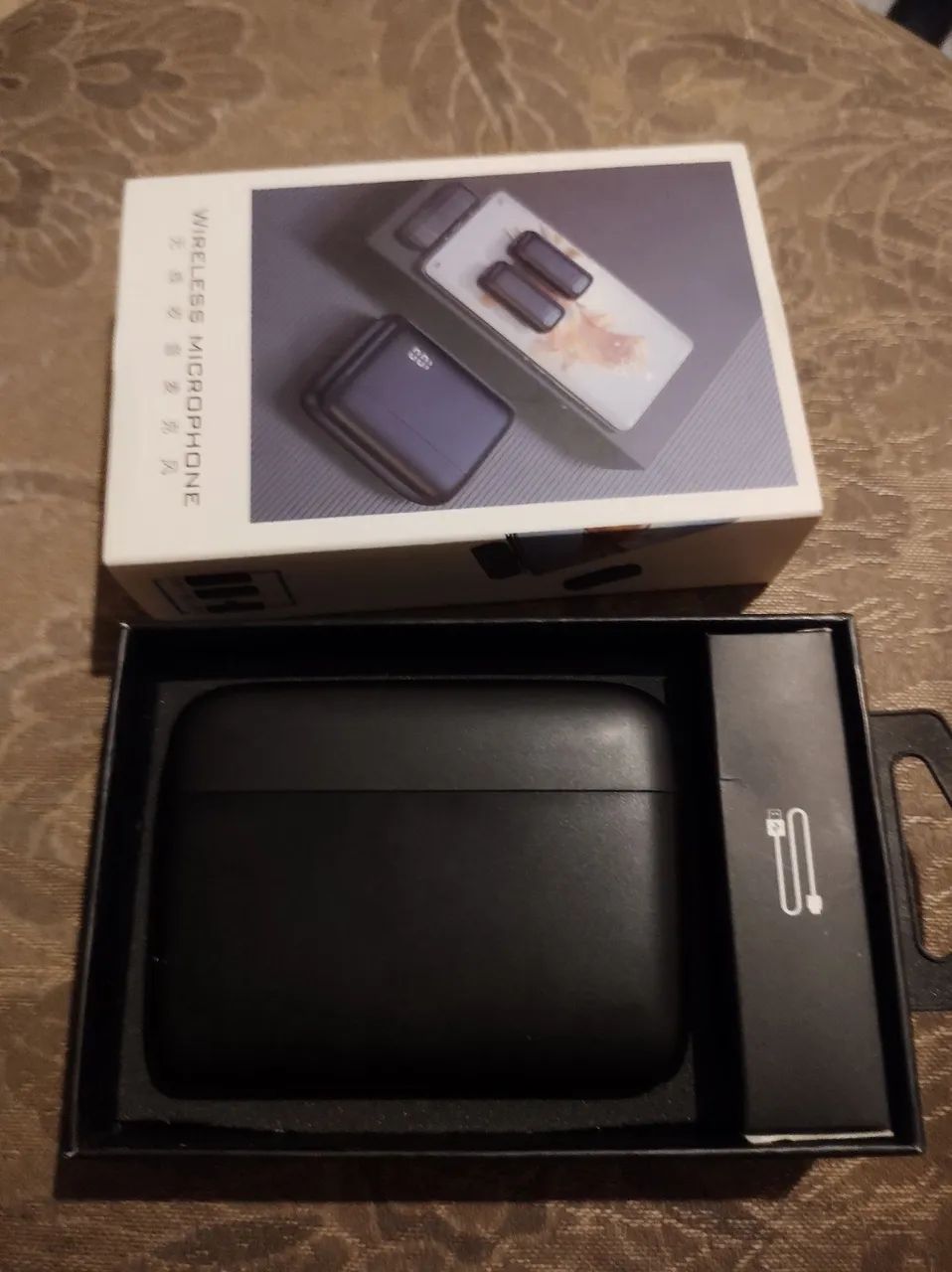 Wireless microphone64197830529282123