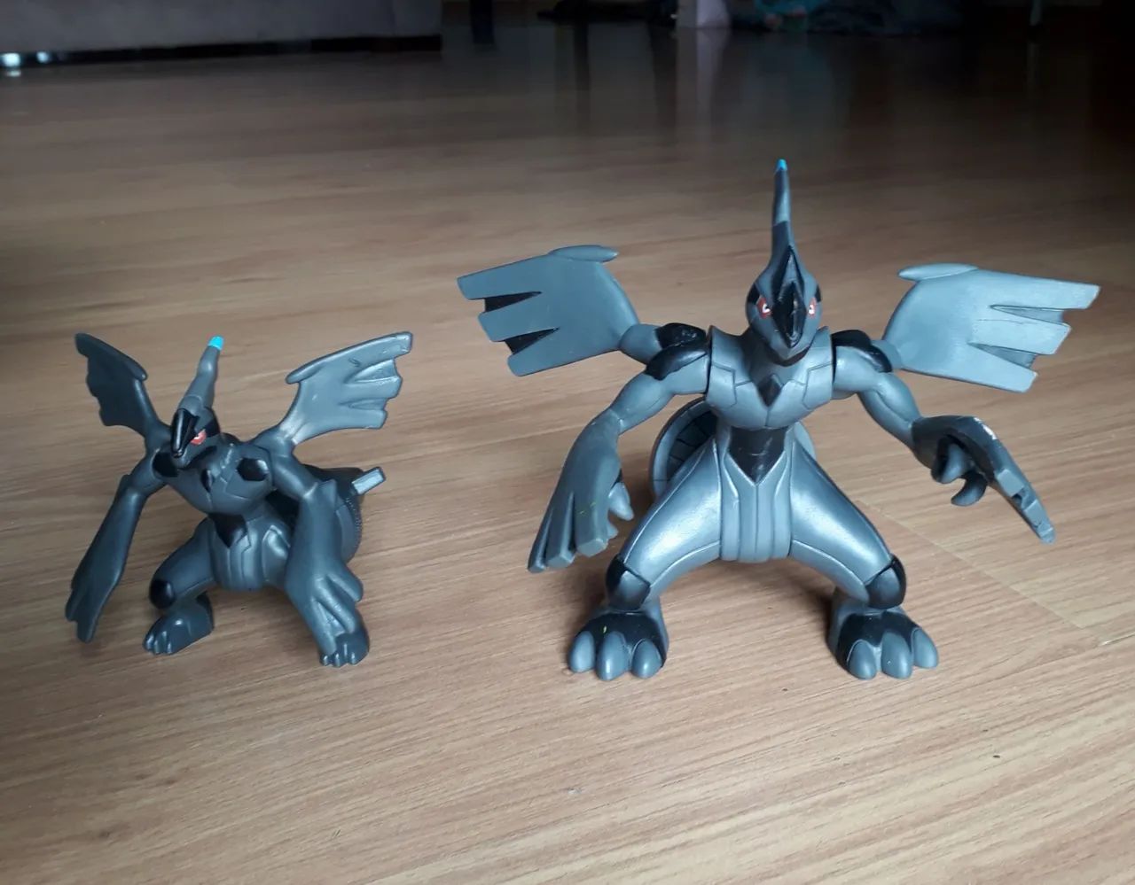 Bonecos Pokemon- 2 Zekrom - Foto 2