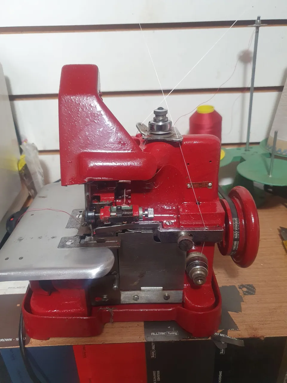 Máquina de Costura Industrial Overlock