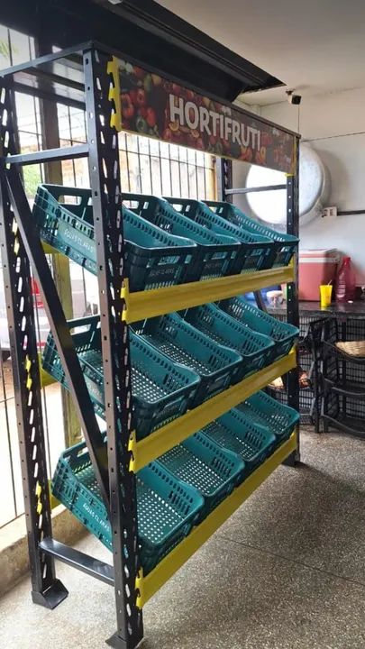EXPOSITOR DE FRUTAS COM 12 CAIXAS ZAP *
