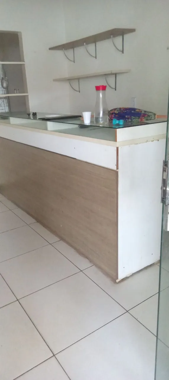 Vendo balcão e prateleira