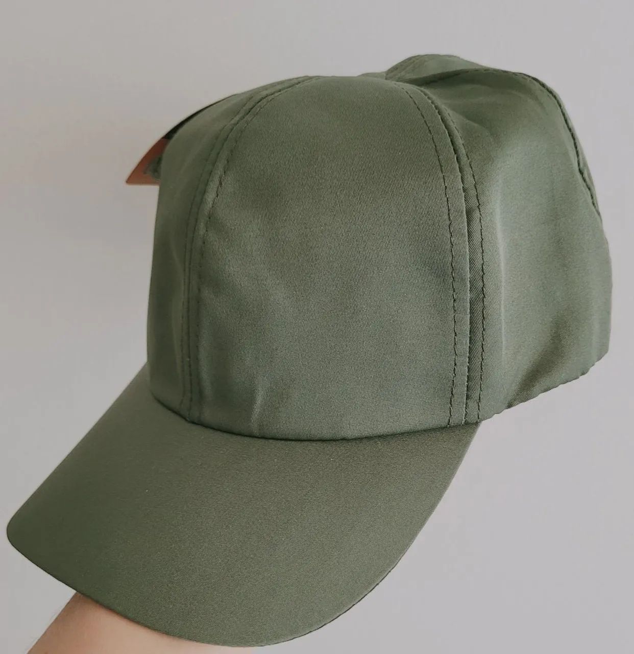 Boné importado novo liso verde  perfeitoooo 