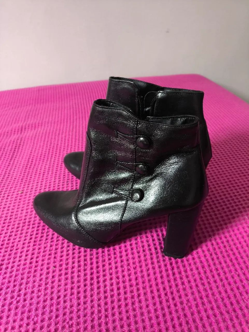 Bota de couro preta Constance  - Foto 3