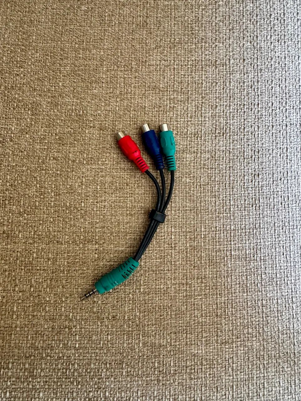 Cabo Adaptador RCA com Conector 3,5mm - Ideal para Áudio e Vídeo em TV e Consoles