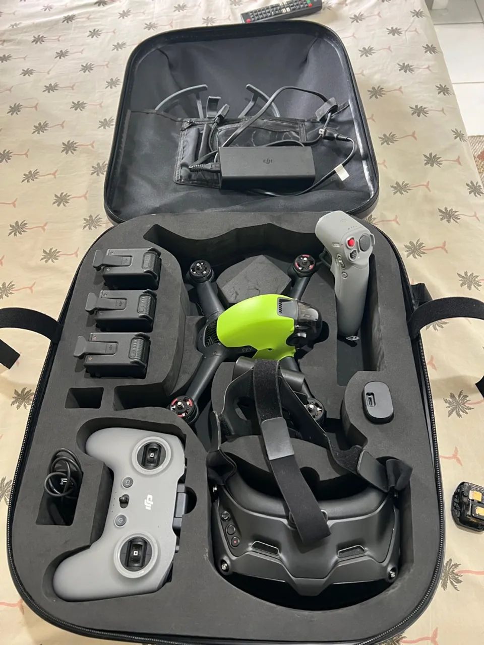 Drone DJI FPV com óculos e controle - Foto 3