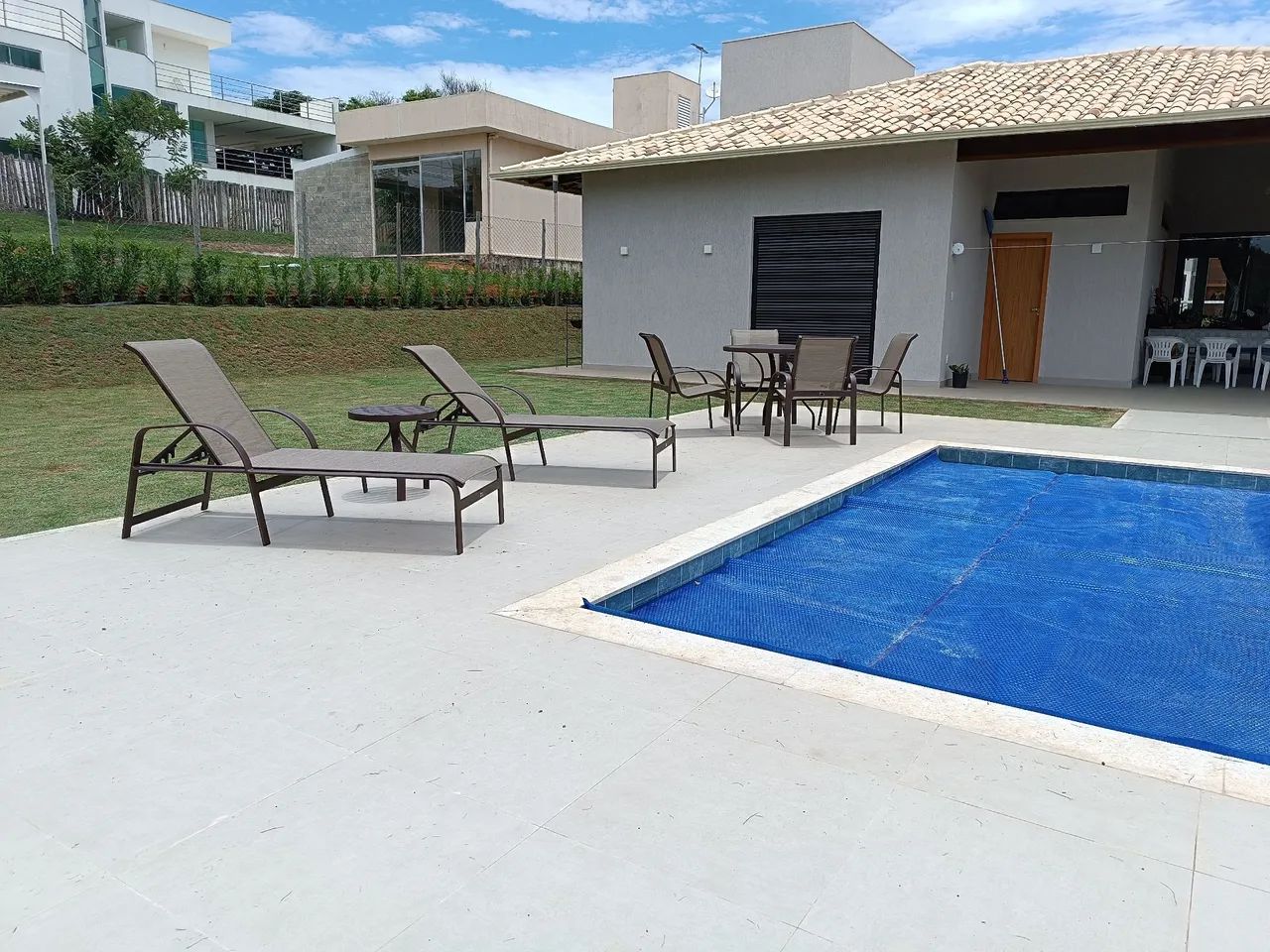 Conjunto de cadeiras com espreguiçadeiras  para área externa