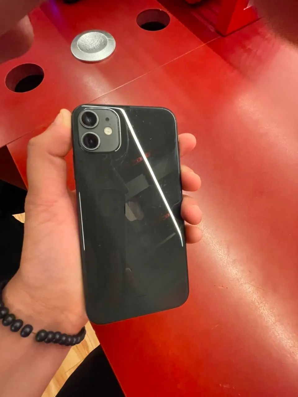 ? iPhone 11 64GB ? R$ 800  Vendo iPhone 11 de 64GB, funcionando normalmente