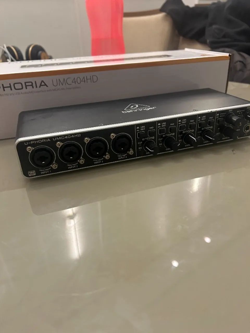 Interface de Áudio USB Behringer U-Phoria UMC404HD